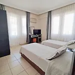 Diamond Hotel 3*